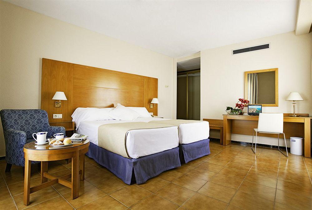 Tryp Ciudad De Alicante Hotel Ruang foto